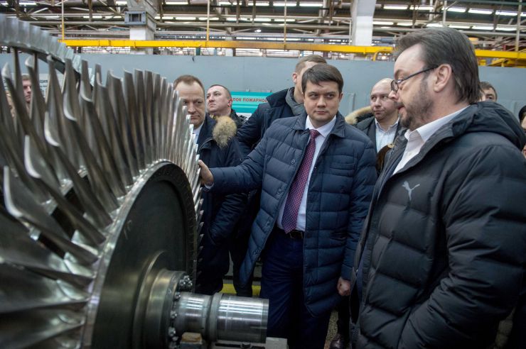 Робоча поїздка Голови Верховної Ради України Дмитра Разумкова до Херсонської, Миколаївської та Одеської областей.
Миколаїв. Ознайомлення з роботою державного підприємства 